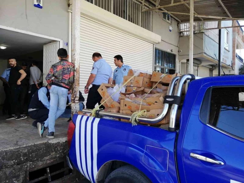 Şanlıurfa’da 1 ton bozuk tavuk eti ele geçirildi
