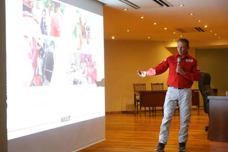 Selçuk’ta deprem bilinçlendirme semineri
