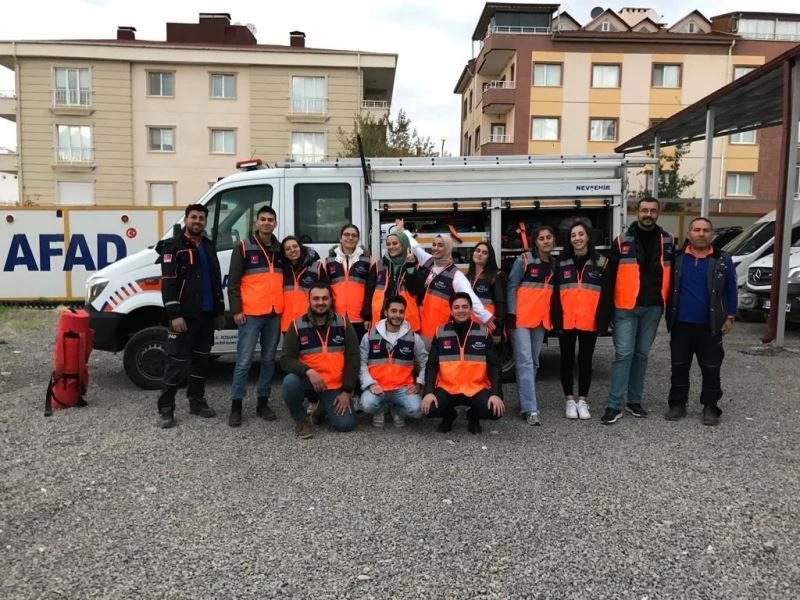 NEVÜ İzci Kulübü öğrencileri AFAD eğitimine katıldı
