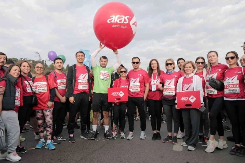 Araslar ’’Her Adımın Önem Taşır’’ mottosuyla ’Ağaç kardeşliği’ için koştu
