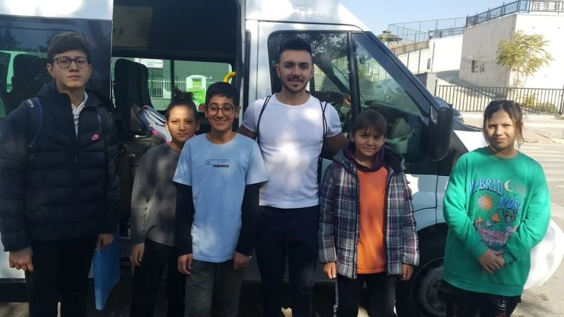 Kış turizmi destinasyonunda metruk ev temizliği
