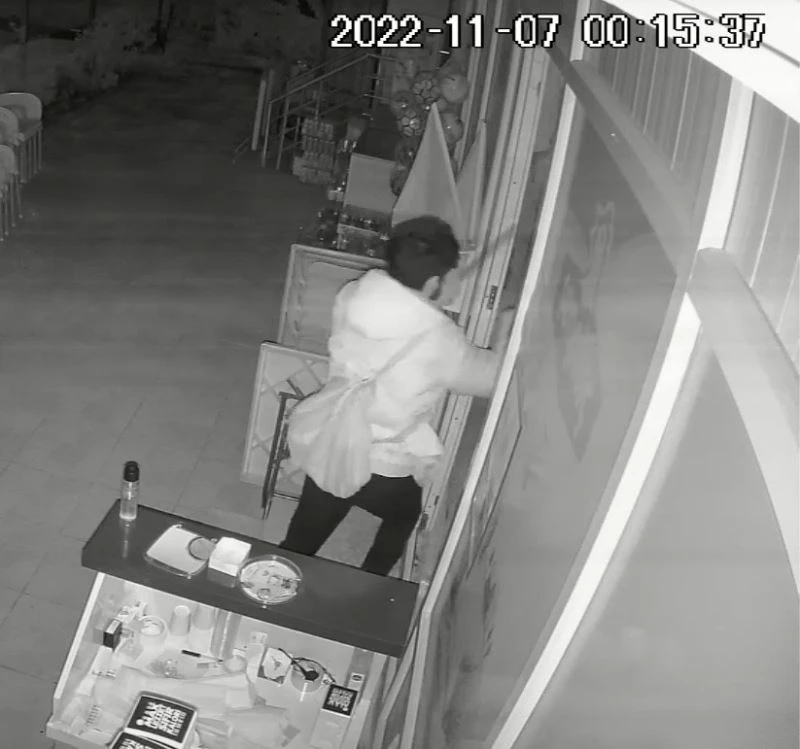 Antalya’da esnafın levyeli hırsız kabusu bitmiyor
