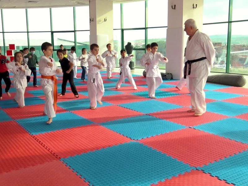 Biga Belediyesi’nin kış kurslarına yoğun ilgi
