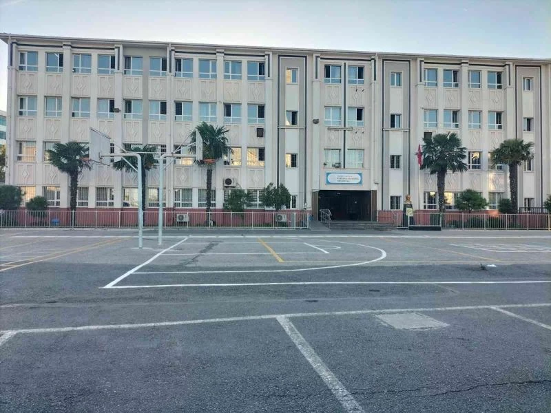 Bağcılar’da devlet okulundaki kurslara katılan öğrenciler büyük başarı elde etti
