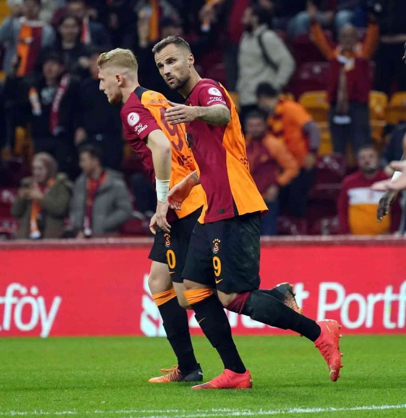 Haris Seferovic ikinci golünü kaydetti