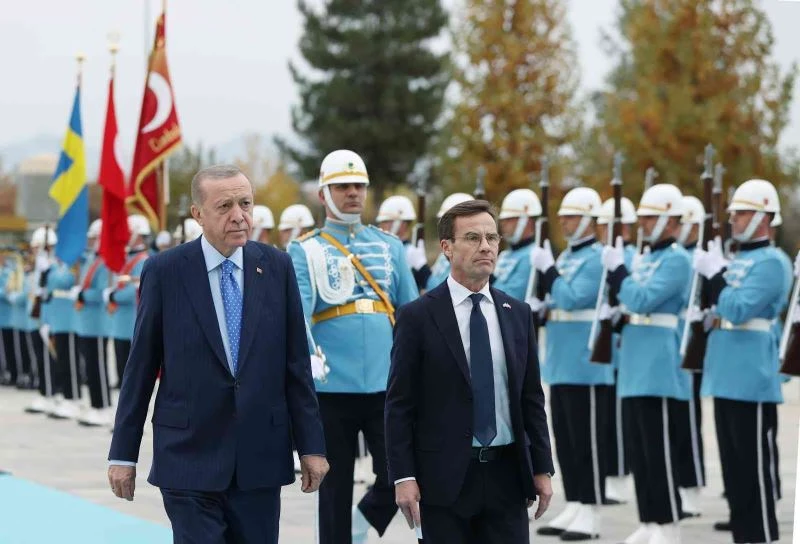 Cumhurbaşkanı Erdoğan, İsveç Başbakanı Ulf Kristersson’u resmi törenle karşıladı
