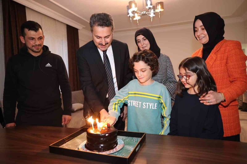 Başkandan Emir’e doğum günü sürprizi
