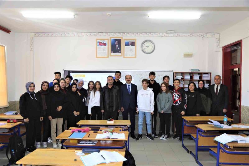 Başkan Altay’dan üniversiteye hazırlanan lise öğrencilerine bir destek daha
