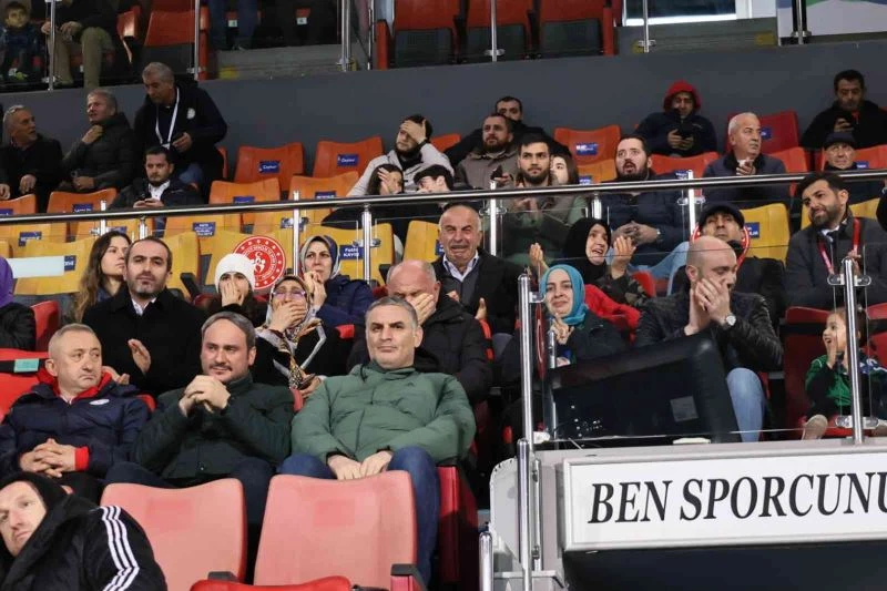 Rizespor’da ’Cennete bir Yiğit’ koreografisi