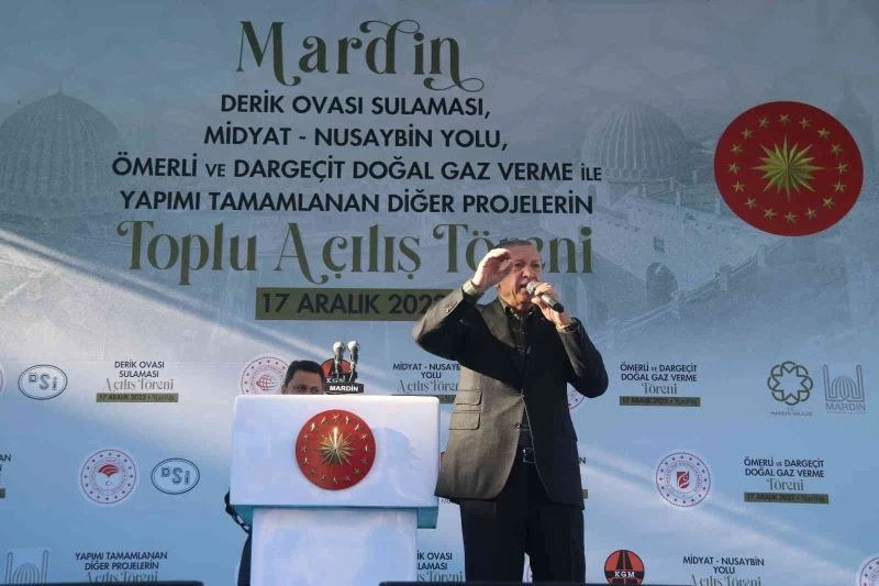 Cumhurbaşkanı Recep Tayyip Erdoğan: “Mardin Havalimanının adını Mardin Aziz Sancar Havalimanı olarak değiştirelim. Aziz Sancar’ın adı Mardin’e girerken Mardin Havalimanının gönderinde görülecek. Mardin Prof. Dr. Aziz Sancar Havalimanı.”