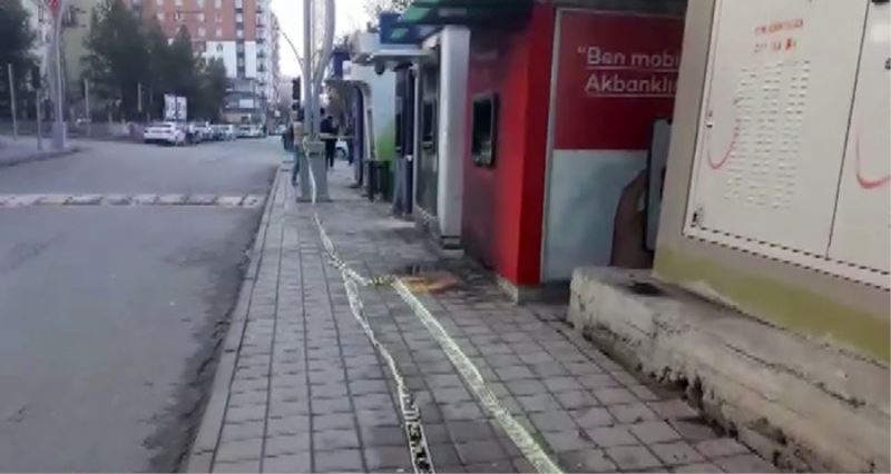 Siirt’te 5 banka ATM’si kundaklandı
