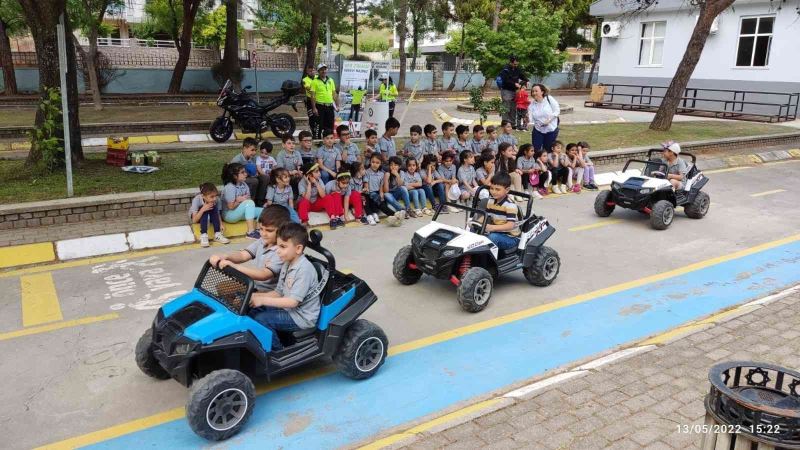 Aydın’da 1 yılda 4 bin öğrenci “trafik dedektifi” oldu
