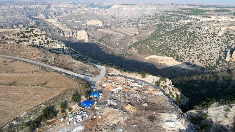 Tabiat parkı ilan edilen Ulubey Kanyonu sahasına çöp döküldüğü iddiası
