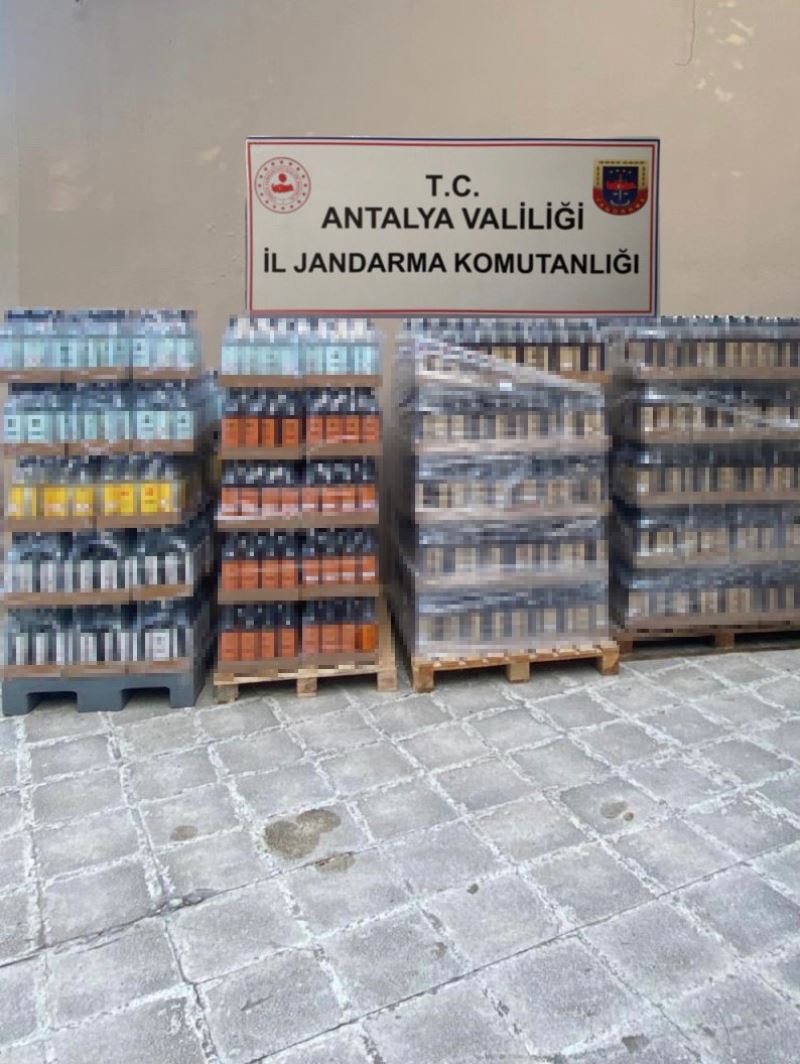 Antalya’da otelde 2 bin 265 şişe kaçak içki ele geçirildi

