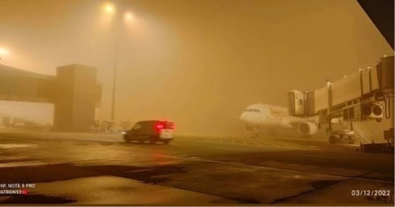 İzmir’de hava ulaşımına sis engeli
