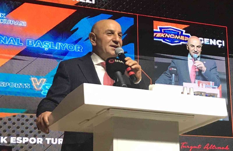 50 bin lira değerinde ödüllü E-Spor Gençlik Kupası finali yapıldı
