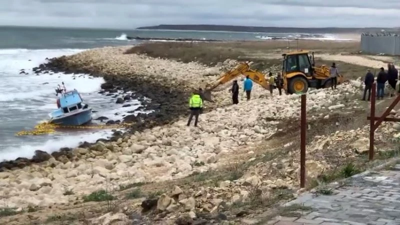 Arnavutköy ’de rüzgar nedeni ile tekne limana yanaşamadı
