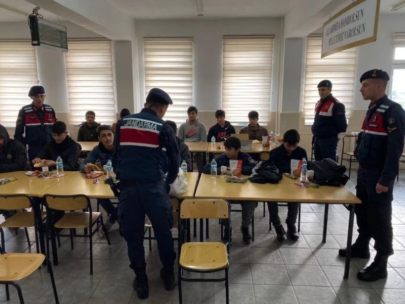 Kırklareli’nde yakalanan bin 280 kaçak göçmen sınır dışı edildi
