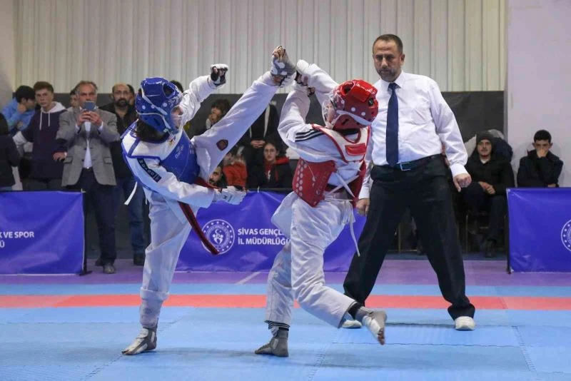 Sivas’ta kulüpler tekvandoda mücadele etti