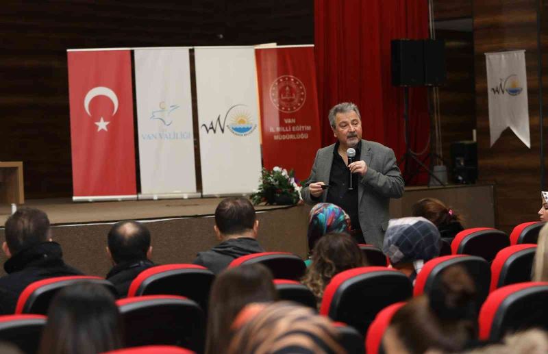 Prof. Dr. Necati Cemaloğlu: “Aileler ve öğretmenler baş model niteliğindedir”
