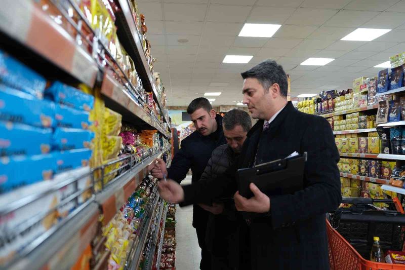 Erzincan’da marketlerde ürün denetimi
