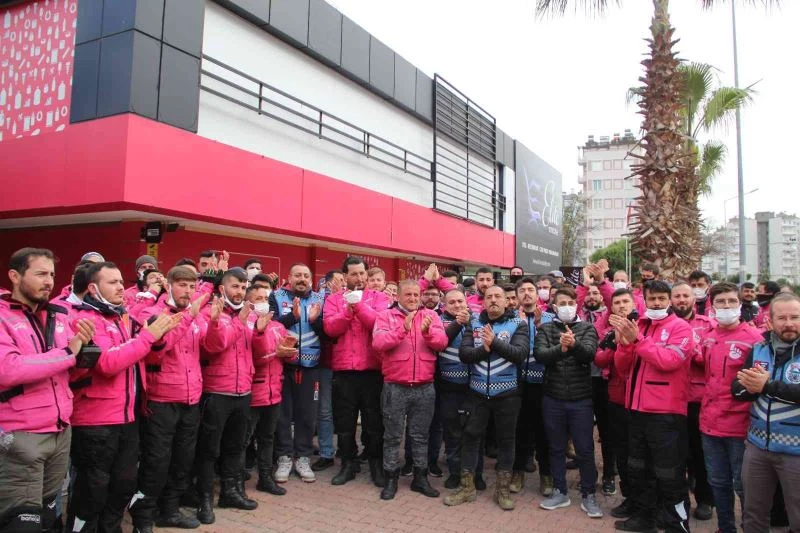Antalya’da Yemek Sepeti Banabi motokuryeleri grevde
