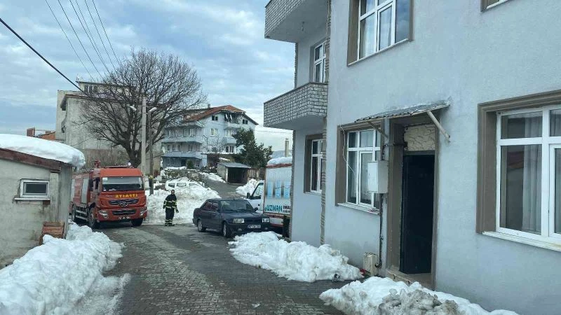 Boş dairedeki yangın paniğe sebep oldu
