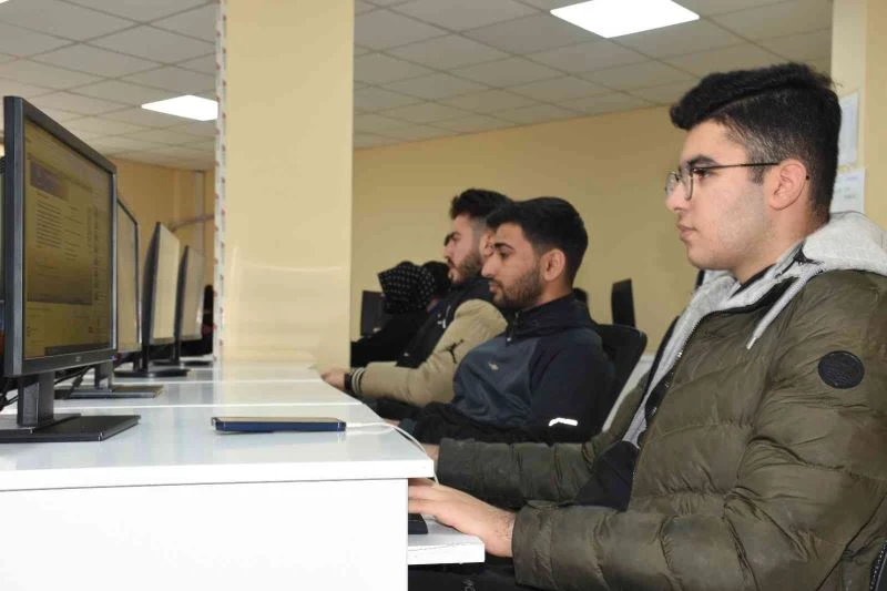 Bilgievi ve akademi lise öğrencileri sömestir tatilini eğlenerek öğrenerek geçiriyor
