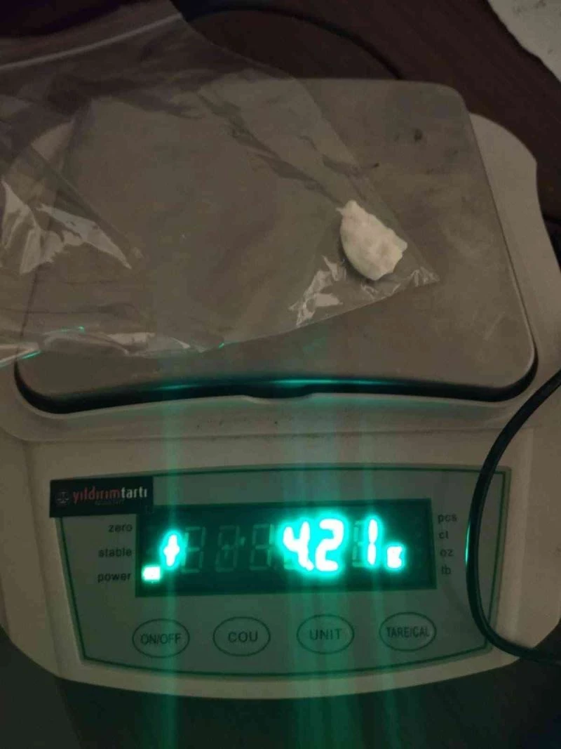 Cebindeki kokainle uçağa binmek isteyen şahıs yakalandı
