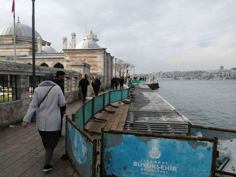 Üsküdar’da Şemsi Paşa Camii’nin yanında bulunan yol yapılmayı bekliyor
