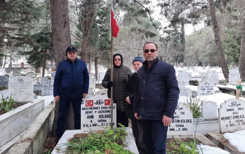Şehit asteğmen kabri başında dualarla anıldı
