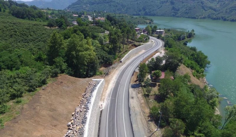 İlçeleri yakınlaştıran karayolunun yüzde 20’si tamamlandı
