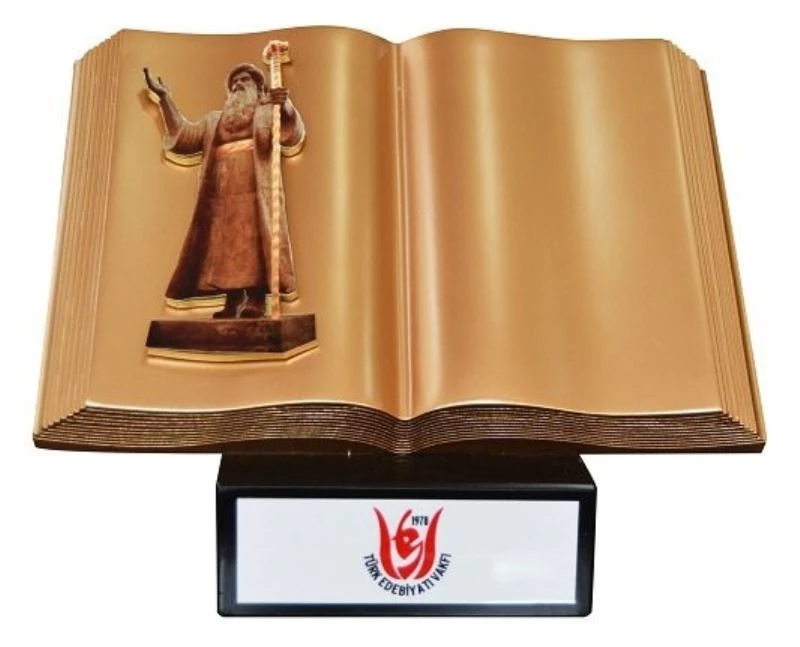 BUÜ’lü akademisyene ‘Türk Dünyasına Üstün Hizmet Ödülü’
