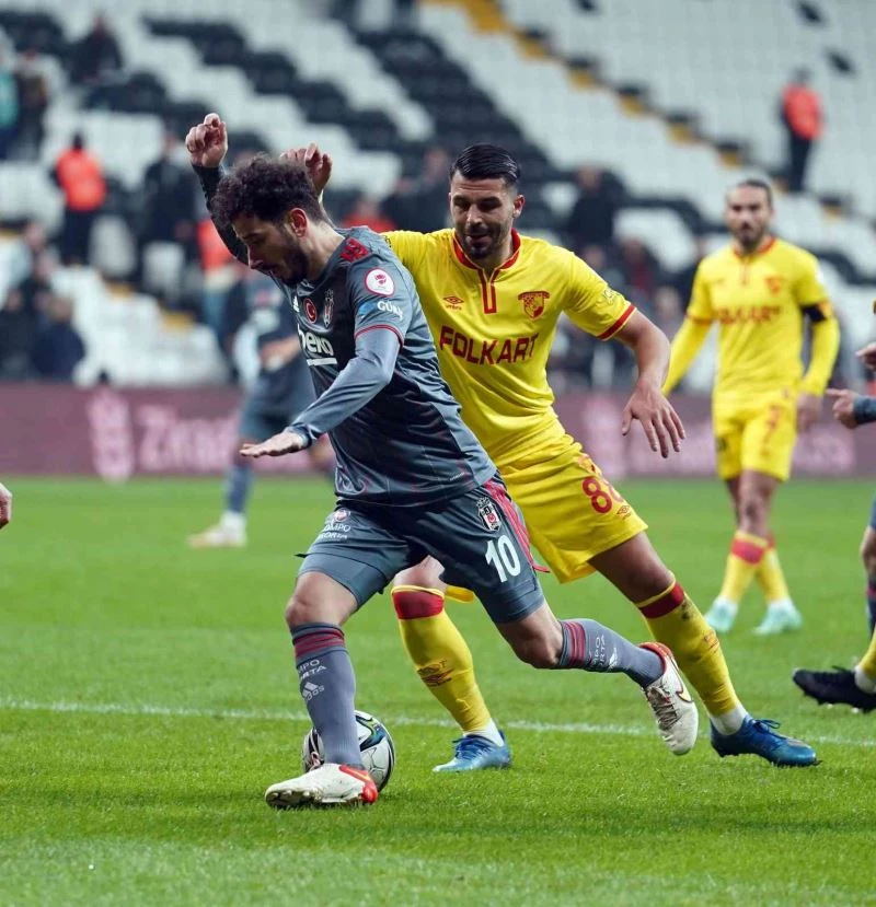 Oğuzhan Özyakup ıslıklandı