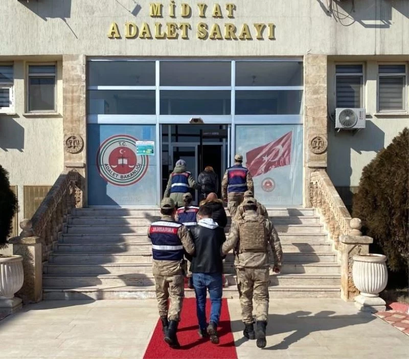 Mardin’de ekmek arası uyuşturucu: 4 kilo 580 gram esrar ele geçirildi
