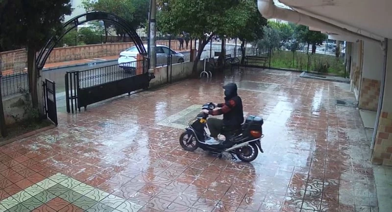 Bisiklet hırsızlarının rahat tavırları pes dedirtti
