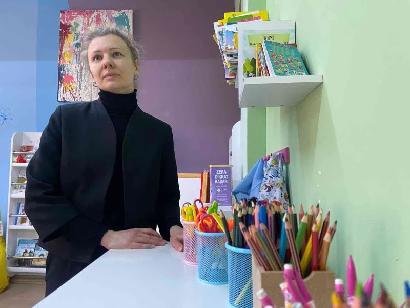  Rus gelinden “Kütüphanesiz Okul Kalmayacak” projesine destek
