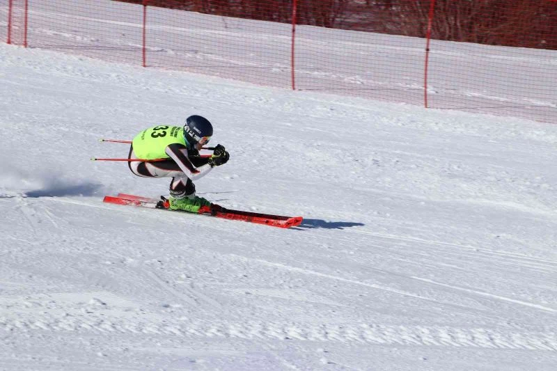 Alp Disiplini Kayak Yarışları nefes kesti
