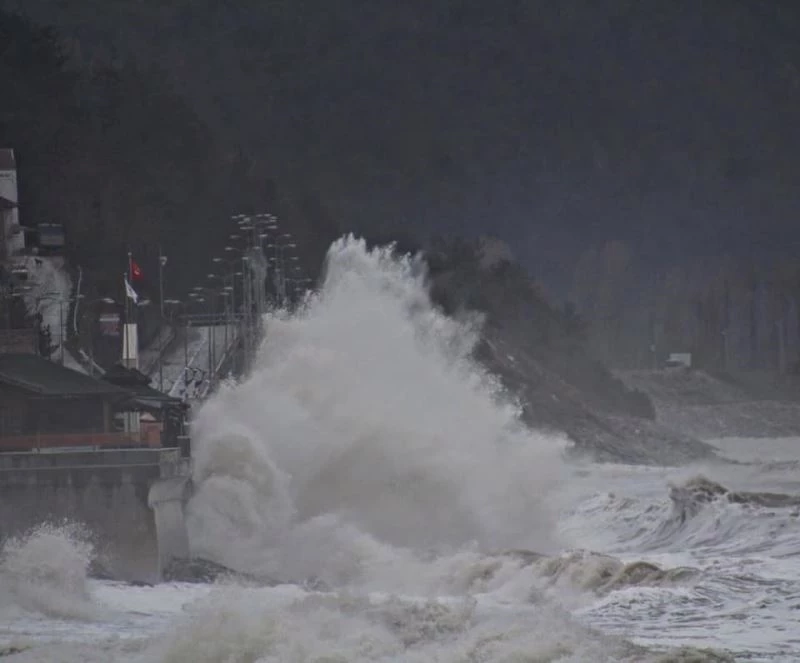 Fırtınanın tahribatı güz yüzüne çıktı
