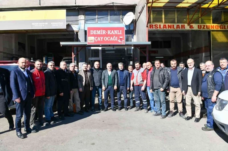 Başkan sanayi esnafını unutmadı: Esnafla kahvaltıda buluşarak sorunlarını dinledi