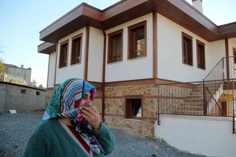 Tarihin en büyük yangınını yaşayan Manavgat’ta yeni evler yükselmeye başladı
