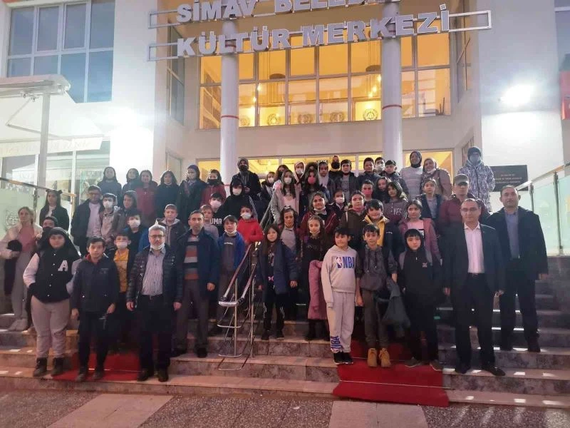 Simav’da öğrenciler, “İyi ki Varsın Eren” filmini izledi
