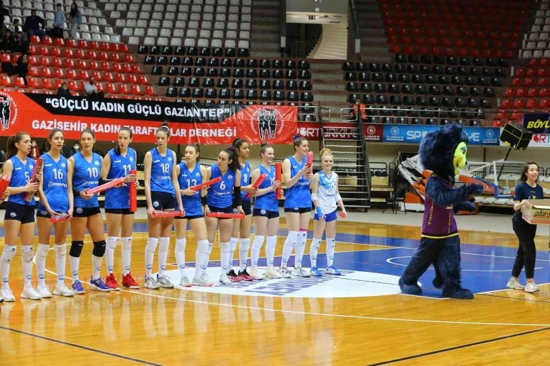 Adam Voleybol, Merinos’u güllerle karşıladı
