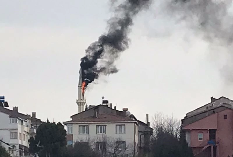 Bilecik’te cami külahının tadilatı sırasında yangın
