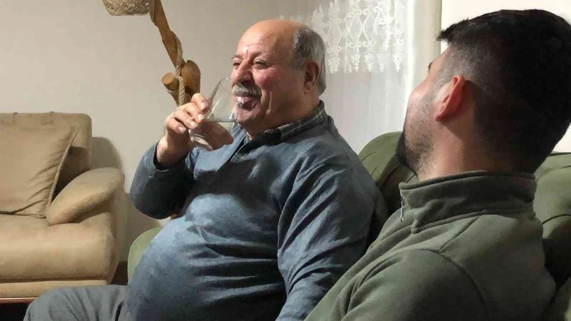 Doktorun tek bir sözü ile 40 yıldır çay ve sigara içmiyor
