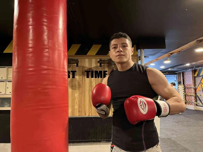  Gündüz sanayide, akşam ringde mücadele ediyor
