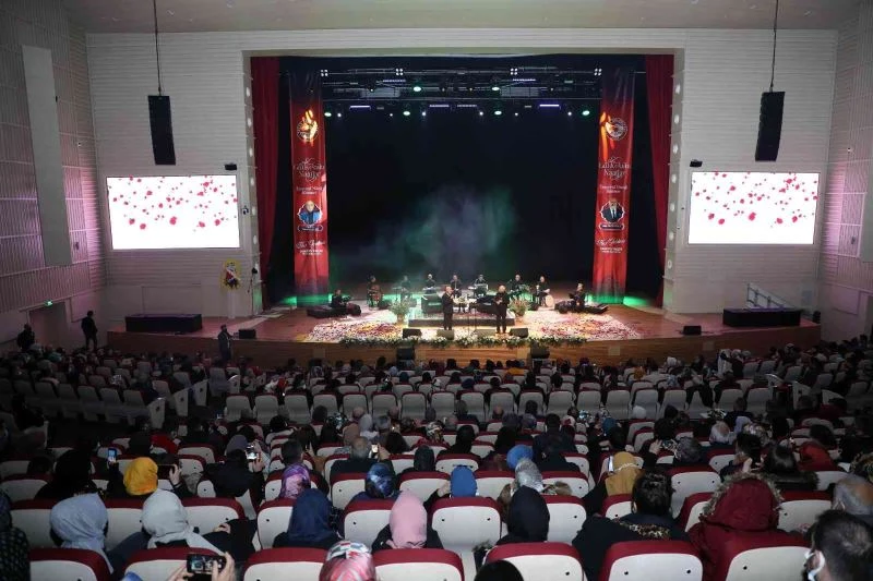 Talas’ta gül kokulu gece
