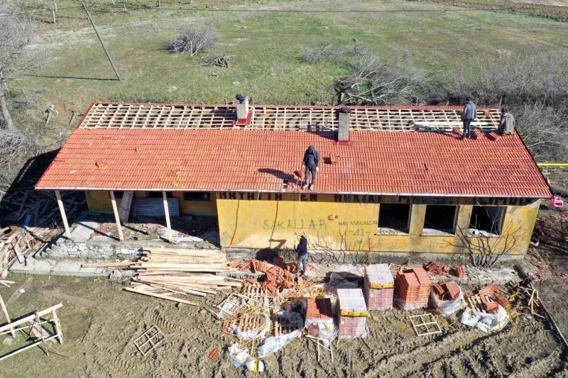 Eski okul binası çok amaçlı tesise dönüşüyor
