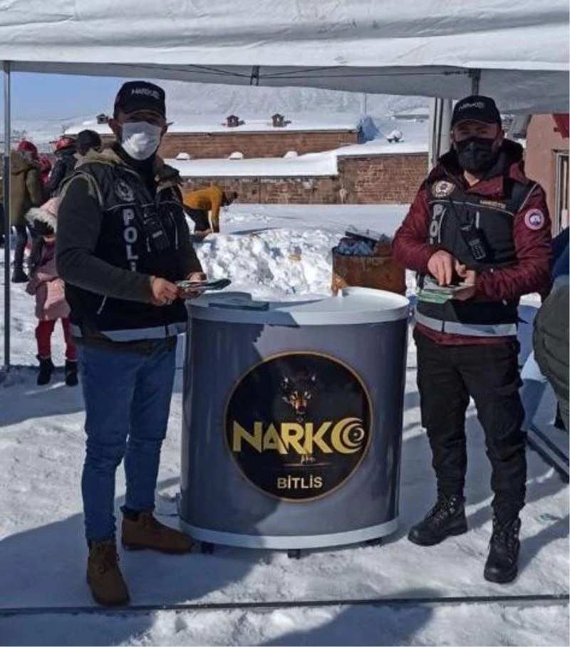 Bitlis’te uyuşturucu kullanımına karşı broşür dağıtıldı
