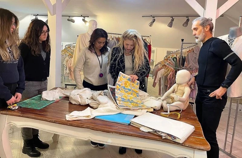 En akademik koleksiyon, ilkbahar yaza damga vuracak
